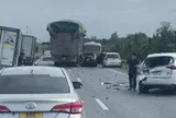 Va chạm liên hoàn trên cao tốc, nhiều xế hộp hư hỏng