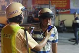 Cuối tuần 'lai rai vài chai', nhiều người vi phạm nồng độ cồn mức kịch trần bị xử lý