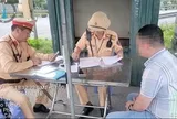Vi phạm nồng độ cồn bị tước giấy phép lái xe, một cán bộ xã vẫn lái xe trên cao tốc