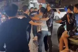 Clip hai nhóm thanh niên thách thức, định lao vào ẩu đả giữa phố Hà Nội
