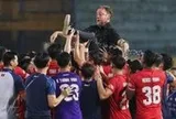 CLB Công An Hà Nội ăn mừng cuồng nhiệt chức vô địch V-League sớm