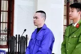 Người cha bật khóc ở tòa, nghẹn lòng hỏi con trai: ‘Sao không làm nghề chân chính?’