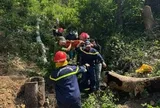 Nhóm học sinh rủ nhau "đi phượt" bằng xe đạp, 2 xe lao xuống vực sâu 50 mét
