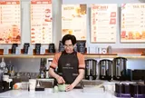 Quán cà phê nằm giữa trung tâm TP.HCM của Đan Trường