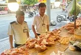 TP.HCM: Tăng kiểm tra tại các chợ, nhiều tiểu thương bị phạt vì địa điểm giết mổ gà, vịt