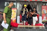 Cháy siêu thị ở Hà Nội, khói dày đặc, người mắc kẹt phải lên sân thượng lánh nạn