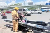 CSGT TPHCM mạnh tay xử lý "bẫy tai nạn di động" trên đường