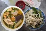 Có gì trong tô bún riêu Yến được Michelin vinh danh?