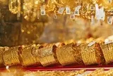 Giá vàng thế giới bất ngờ giảm sâu hơn dự đoán, tương đương 4,8 triệu đồng/lượng