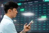 Dòng tiền đổ mạnh vào bất động sản, VN-Index tăng hơn 10 điểm