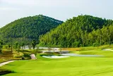 Hạ chức trưởng phòng ở Phú Thọ đi đánh golf trong giờ hành chính