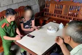Đôi vợ chồng mời hàng xóm tham gia 'hợp đồng kỳ nghỉ' để tiền đẻ ra tiền