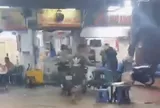 Công an xác minh clip nam thanh niên cầm điếu cày đánh người tới tấp ở Hà Nội