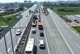 Kẹt xe 10km trên cao tốc TP.HCM - Long Thành