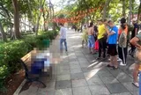 Người đàn ông đột tử trên ghế đá công viên ở Hà Nội
