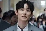 Phong cách lãng tử của 'nam sinh cá biệt' Lee Seung Gyu