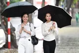 Dự báo thời tiết 27/6/2026: Mưa giông tiếp diễn ở miền Bắc, Hà Nội 33 độ