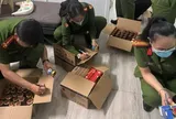 Bắt giam 2 người sản xuất nước yến giả quy mô lớn, thu giữ hơn 360.000 sản phẩm