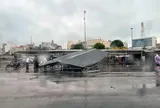 Bão số 1 Maysak sắp đổ bộ, gió mạnh quật đổ cây, tốc mái ở Móng Cái