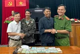 Người đàn ông mang theo tài sản hơn 1,2 tỷ đồng, đi lạc 550km vào rừng