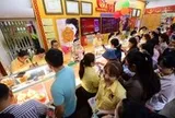 Đọc nhanh 6-7: Giá vàng tăng sát mốc 4.200 USD; hủy niêm yết doanh nghiệp 66 tuổi ở TP.HCM