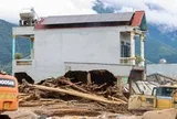 Lũ quét khủng khiếp xuyên thủng những ngôi nhà bê tông ở Lai Châu
