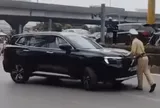 Danh tính tài xế ô tô ủn CSGT để bỏ chạy ở Hà Nội