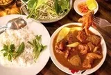 ‘Mai em xuống Sóc Trăng, nhớ dặn quán chừa em dĩa cà ri gà, chân rút xương’