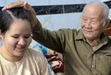 Ngôi nhà ba thế hệ nạn nhân chất độc da cam: Mắt dẫu tối, tình đời sáng