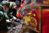 Nhìn lại 45 ngày đêm 'đưa các anh trở về' từ công viên Lê Thị Riêng