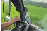 Xin vượt không được, tài xế chặn đường đánh chảy máu mũi người khác