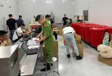 Cảnh sát công bố hình ảnh sản phẩm xương khớp bị thổi giá gấp 8 lần, 21 người bị khởi tố