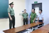 Thiếu tướng Công an Nguyễn Đức Thuận kiểm tra điểm thi lại ở Tuyên Quang