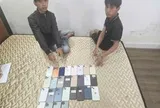 Bắt khẩn cấp 2 anh em sinh đôi Trần Nhật Trung và Trần Nhật Quốc tại một nhà nghỉ