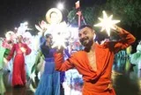 'Biển người' đội mưa xem lễ hội đường phố Carnival lớn nhất Nghệ An