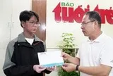 Trao ngay học bổng đặc biệt 50 triệu đồng cho tân sinh viên 24 tuổi đời tràn ngập nỗi đau