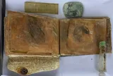 Phát hiện ảnh người phụ nữ cùng dòng chữ 'quyết không làm nô lệ' dưới mộ liệt sĩ
