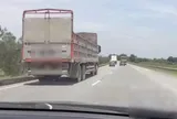 Hình ảnh ô tô tải 'quyết' ôm làn trái cao tốc, CSGT cảnh báo nguy cơ ùn tắc