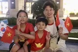Trung tâm TP.HCM rộn ràng trước lễ 2-9, bạn trẻ, gia đình check-in, 'cắm trại'