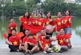 Người dân ở Thủ đô hòa mình trong sắc đỏ mừng Quốc khánh 2/9