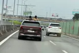 Để trẻ 'hóng gió' ở cao tốc, nữ tài xế bị phạt từ hình ảnh phản ánh trên mạng
