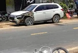 Va chạm với ô tô, xe máy bốc cháy, người đàn ông tử vong