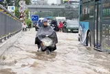 Mưa lớn dồn dập còn kéo dài, miền Bắc và Hà Nội khi nào tạnh?