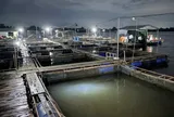 Cha nắm tay cứu con trai bị điện giật, cả hai rơi xuống sông mất tích