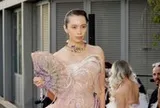 Phong Đinh đưa khu vườn Đà Lạt lên sàn diễn Paris