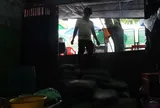 Nhà bất ngờ thành 'hầm tối', khốn khổ vì đường nâng cao cả mét