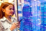 Tin tức sáng 7-10: Dù giảm, hiệu suất của VN-Index vẫn 'đỡ' hơn loạt thị trường trong khu vực