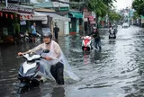 Chuỗi ngày mưa ngập, kẹt xe bủa vây: Nỗi khổ kép của người dân TPHCM