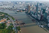 Cấm luồng sông Sài Gòn để hợp long cầu đi bộ nghìn tỷ đồng