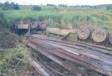 Xe đầu kéo lật ngửa trên đường Trường Sơn Đông, 2 người tử vong